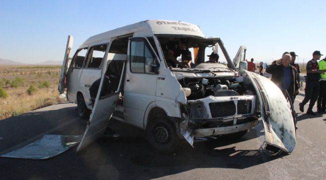 Minibüs kazasında ölü sayısı 2'ye yükseldi 