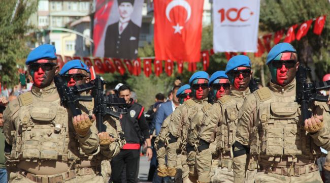 Cumhuriyet'in kuruluşunun 100'üncü yılı Karaman'da kutlandı 