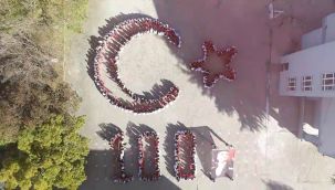 Karaman'da 300 öğrenciyle 100. yıl koreografisi  