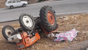 Karaman'da devrilen traktörün sürücüsü hayatını kaybetti 