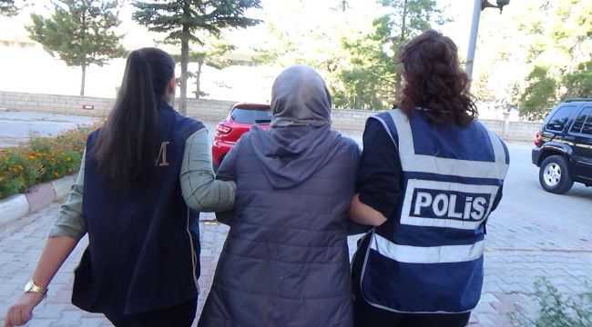 Karaman'da FETÖ'den aranan kadın evinin kilerindeki özel bölmede böyle yakalandı 