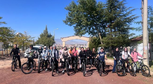 Karaman'da öğrenciler doğa ve sağlık için pedal çevirdi 