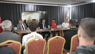 Vali Sarıibrahim'den futbolculara moral ziyareti 