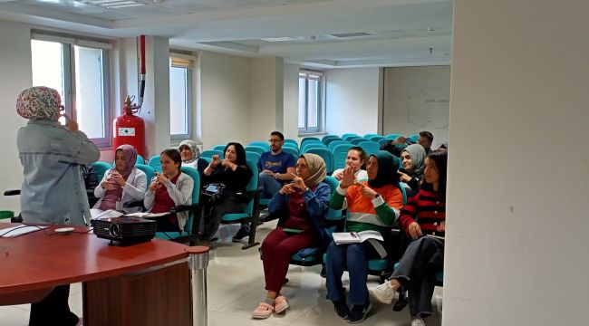 Ermenek'te hastane personeline işaret dili eğitimi verildi 