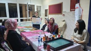 GSB yurtlarında ebru kursu yoğun ilgi görüyor 