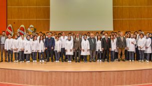 KMÜ'de genç diş hekimleri beyaz önlük giydi 