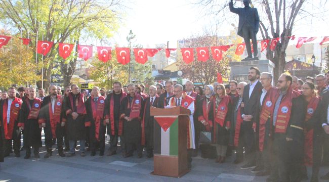 KMÜ'lü akademisyenler Filistin için yürüdü 
