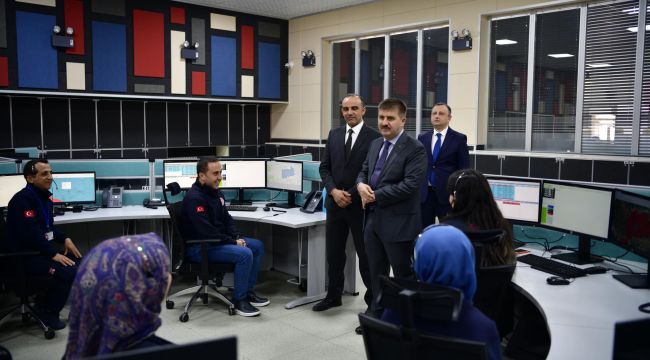 Vali Sarıibrahim, 112 Çağrı Merkezinde incelemede bulundu