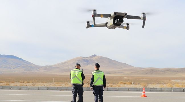 Jandarmanın drone destekli trafik uygulamasında 127 araç sorgulandı 