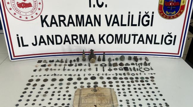 Karaman'da durdurulan araçtan çok sayıda tarihi eser çıktı