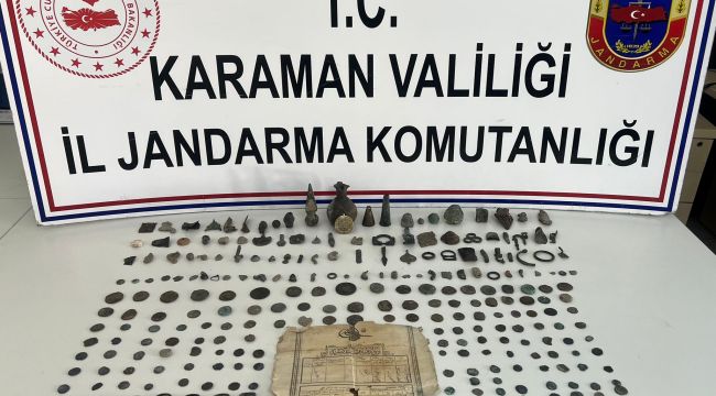 Karaman'da durdurulan araçtan çok sayıda tarihi eser çıktı 