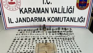 Karaman'da durdurulan araçtan çok sayıda tarihi eser çıktı 