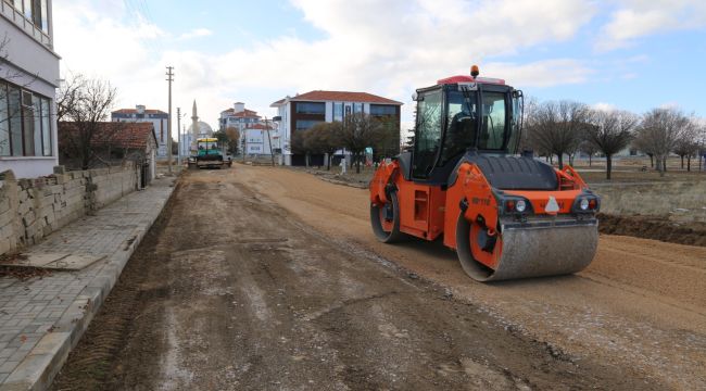 Karaman'da Yenişehir Mahallesinin yolları yenileniyor