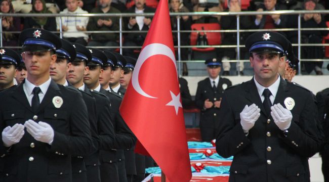 Karaman POMEM'den 373 polis adayı dualarla mezun oldu 
