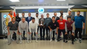 KMÜ futbol takımı şampiyon oldu 