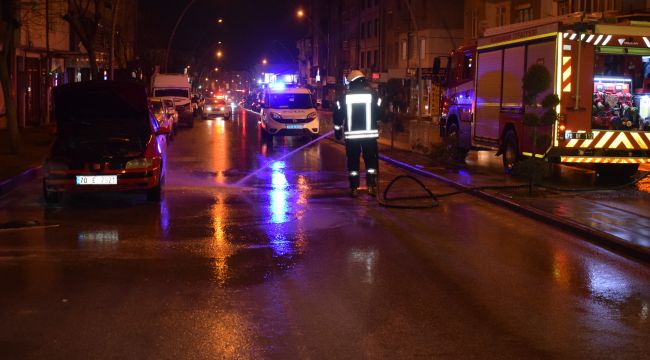 Alev alan LPG'li otomobil korkuttu 