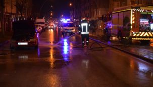 Alev alan LPG'li otomobil korkuttu 