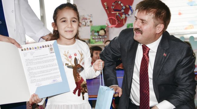 Karaman'da 52 bin öğrenci karne heyecanı yaşadı