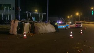 Karaman'da devrilen narenciye yüklü kamyonetin sürücüsü ölümden döndü 