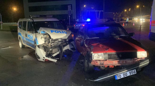 Karaman'da polis aracı ile otomobil çarpıştı: 1'i polis 4 yaralı 