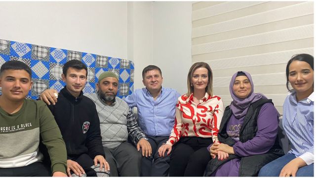 Karaman Valisi depremzede aileye misafir oldu 