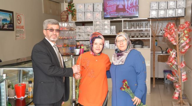 Başkan Boyacıoğlu'ndan 8 Mart'ta Karanfilli Kutlama