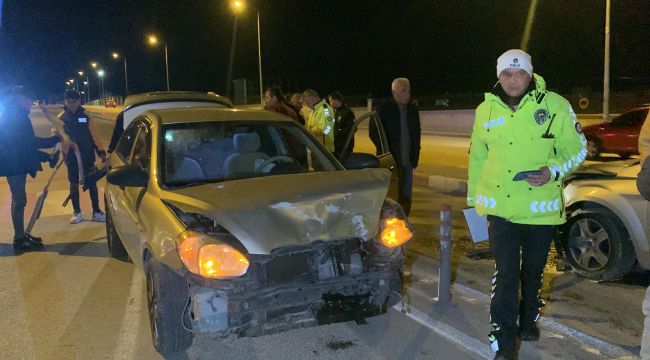 Karaman'da otomobiller çarpıştı: 2 yaralı 