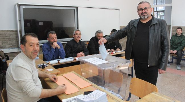 Karaman'da oy kullanma işlemi başladı 
