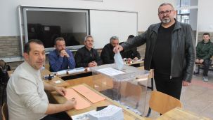 Karaman'da oy kullanma işlemi başladı 