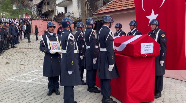 Kazada ölen uzman çavuş Karaman'da toprağa verildi 