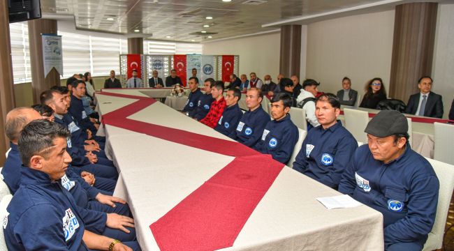 KMÜ'de eğitim alan mülteci ve sığınmacılara sertifikaları verildi