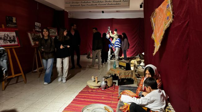 Öğretmenler öğrencileri için okulda Çanakkale Müzesi oluşturdu 