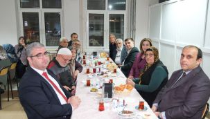 Vali Sarıibrahim, iftarını huzurevi sakinleri ile birlikte açtı 