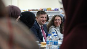 Vali Sarıibrahim öğrencilerle iftar açtı