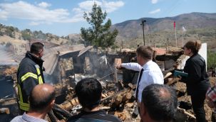 Ahşap, ev çıkan yangında kullanılamaz hale geldi 