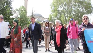 Hazreti Mevlana için Karaman'dan Konya'ya Sevgi ve Barış Yürüyüşü düzenlendi 