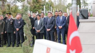 Karaman'da il protokolü şehitliği ziyaret etti 