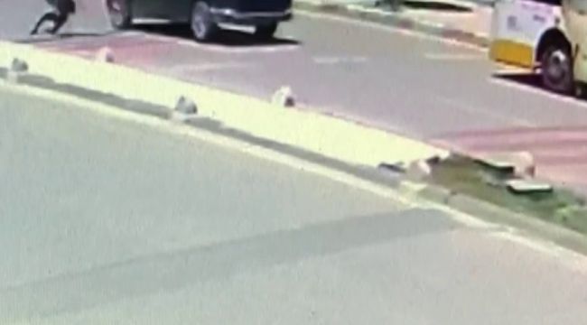 Karaman'da 11 yaşındaki çocuk minibüsün altında kalmaktan son anda kurtuldu 