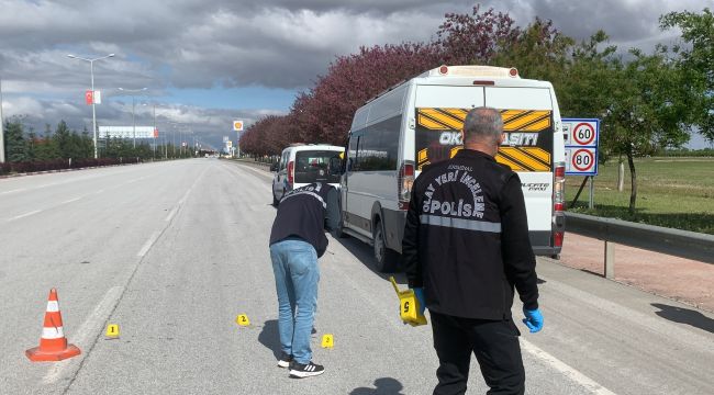 Minibüsün çarptığı yaşlı adam ağır yaralandı 