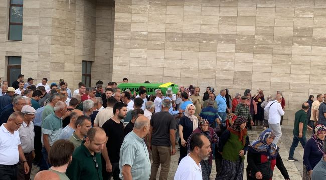 Karaman'da öldürülen kadın son yolculuğuna uğurlandı 