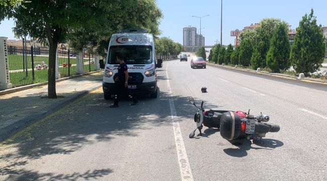 Otomobil ile motosiklet çarpıştı: 1 yaralı 