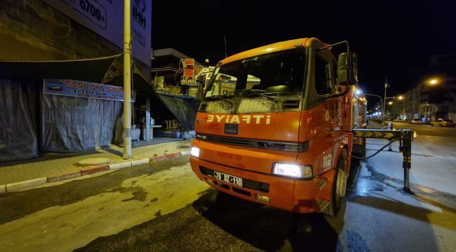 İş yerinde çıkan yangın diğer dükkanlara sıçramadan söndürüldü