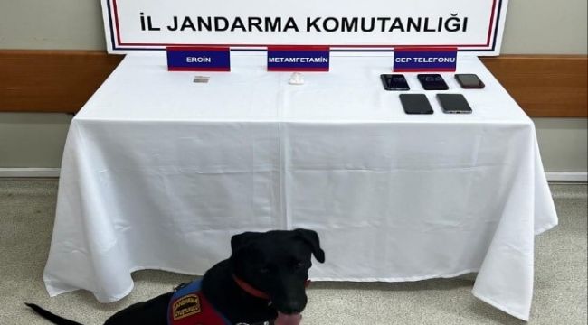 Jandarma, Mersin'den Karaman'a uyuşturucu getiren 5 kişiyi yakaladı   