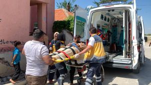  Karaman'da cam silerken ikinci kattan düşen kadın yaralandı 