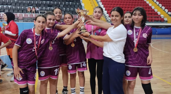 30 Ağustos Zafer Kupası Hentbol Müsabakaları sona erdi