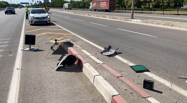 Karaman'da trafik levhasına çarpan otomobil 50 metre savruldu 