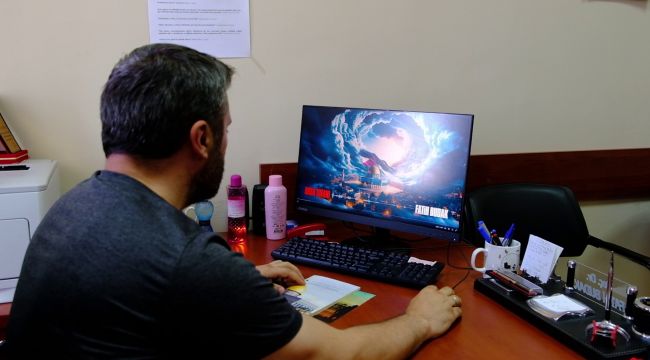KMÜ'lü akademisyenin Filistin için yazıp söylediği marşlar dünyada ilgiyle dinleniyor 