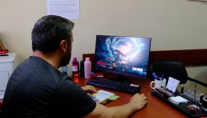 KMÜ'lü akademisyenin Filistin için yazıp söylediği marşlar dünyada ilgiyle dinleniyor 