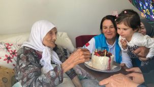 Karaman'da asırlık Emine nineye doğum günü sürprizi 