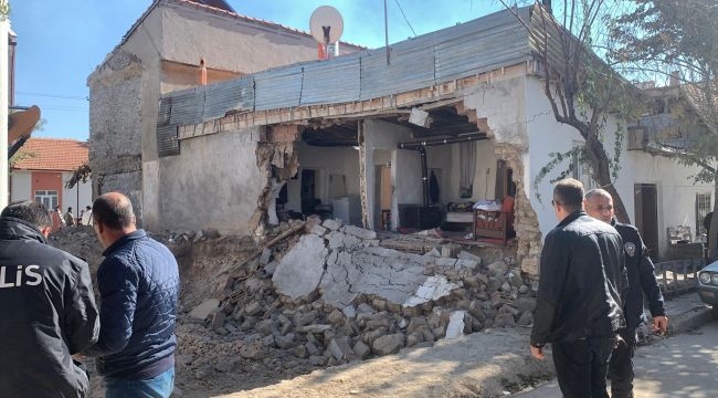 Karaman'da temel kazısı sırasında evin duvarı yıkıldı